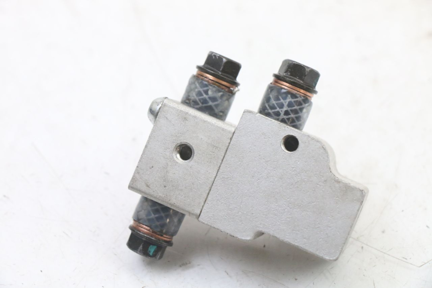 photo de BRAKE PROPORTIONING VALVE SYM FIDDLE 3 III 125 (2014 - 2020) - Zoom on usage condition