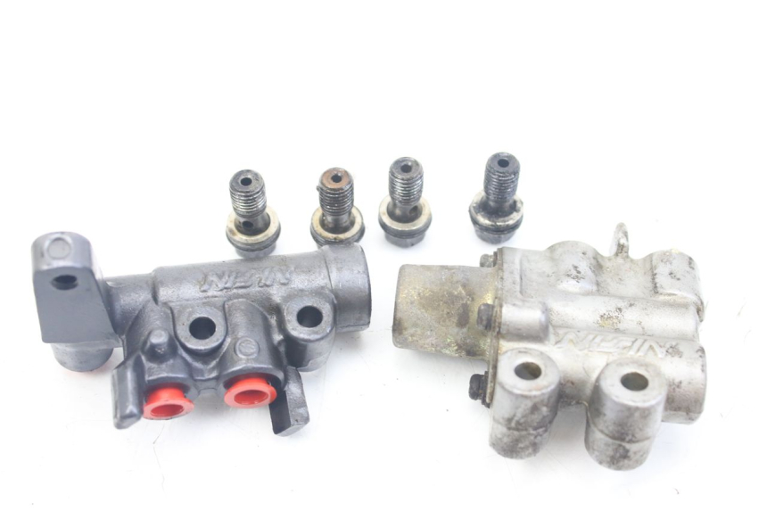 photo de BRAKE SPLITTER HONDA VFR FI RC46 800 (1998 - 2001) - Zoom on usage condition