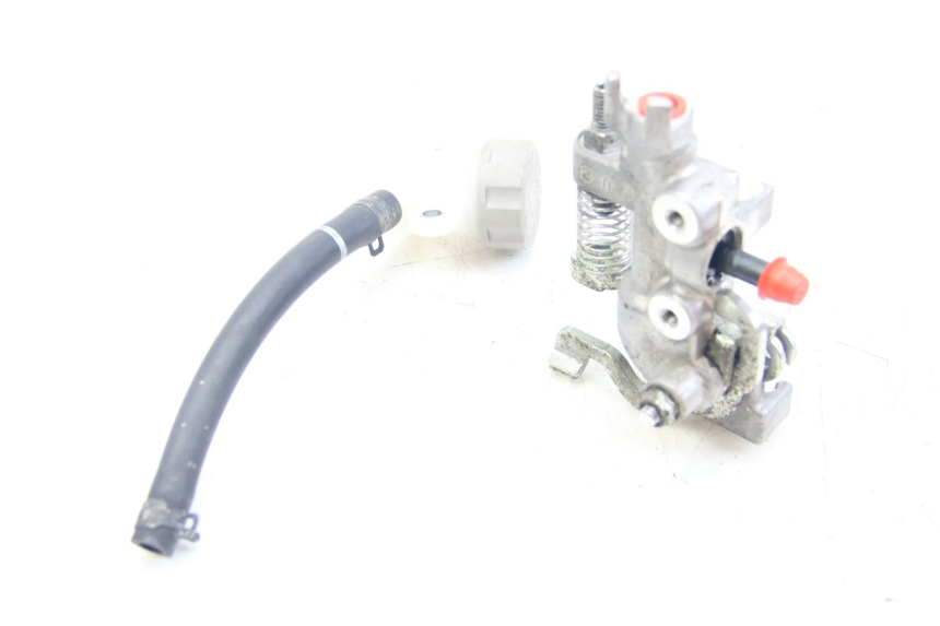 photo de BRAKE PROPORTIONING VALVE HONDA VISION NSC R 50 (2013 - 2015) - Zoom on usage condition