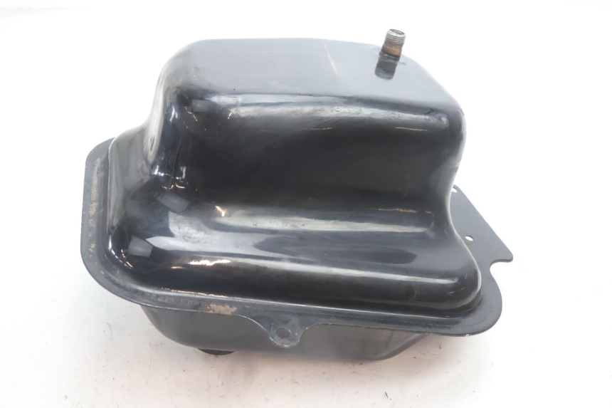 photo de FUEL TANK KYMCO AGILITY 4T 50 (2005 - 2018) - Fixing points details