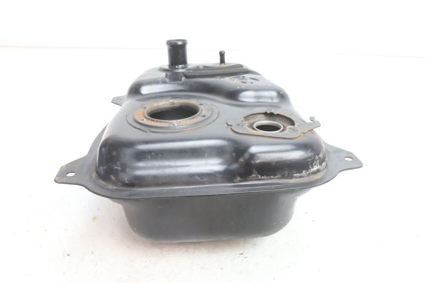 photo de FUEL TANK KYMCO AGILITY CITY 16P 125 (2015 - 2024) - High-resolution close-up