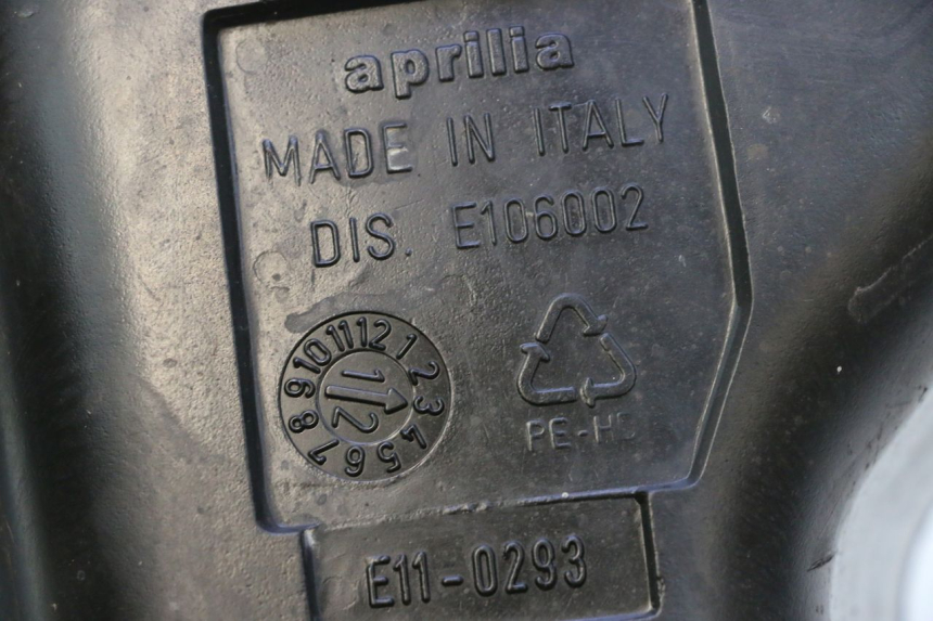 photo de FUEL TANK APRILIA ATLANTIC S 125 (2010 - 2013) - Technical close-up