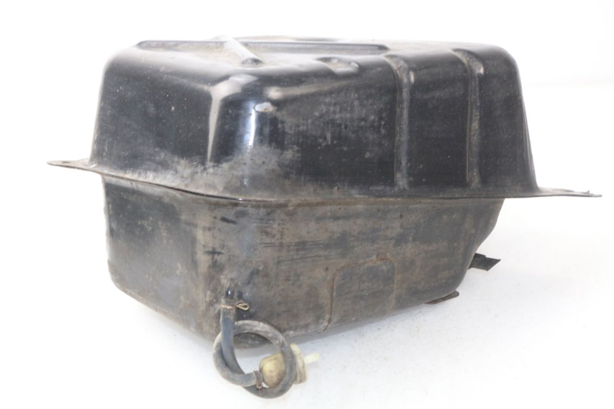 photo de FUEL TANK JONWAY AZTRAL 125 (2008 - 2017) - Zoom on usage condition