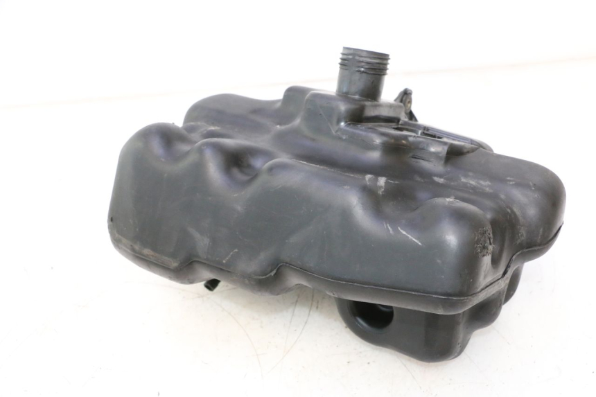 photo de FUEL TANK MBK BOOSTER ROCKET 50 (1995 - 1998) - Fixing points details