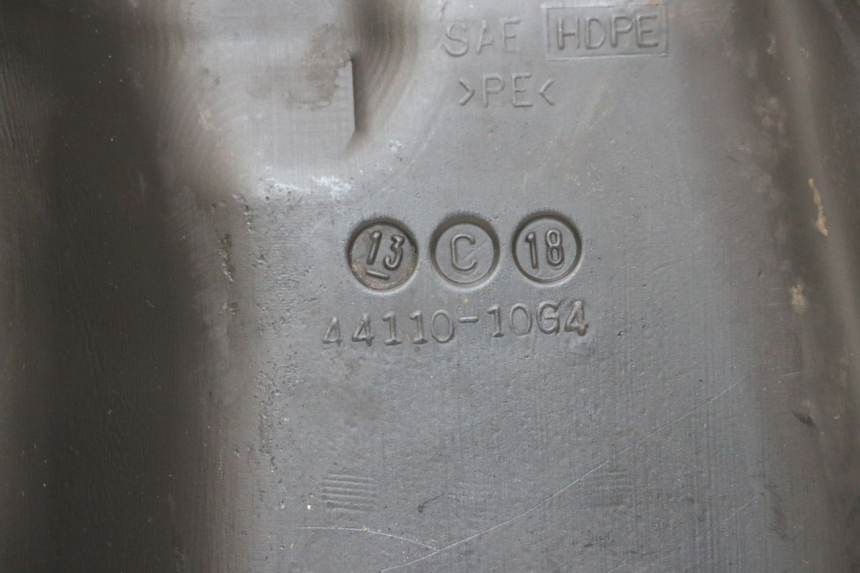 photo de FUEL TANK SUZUKI BURGMAN 650 (2013 - 2020) - Zoom on usage condition