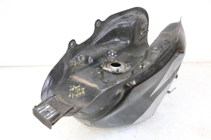 photo de FUEL TANK HONDA CBF 125 (2009 - 2015) - Zoom on usage condition