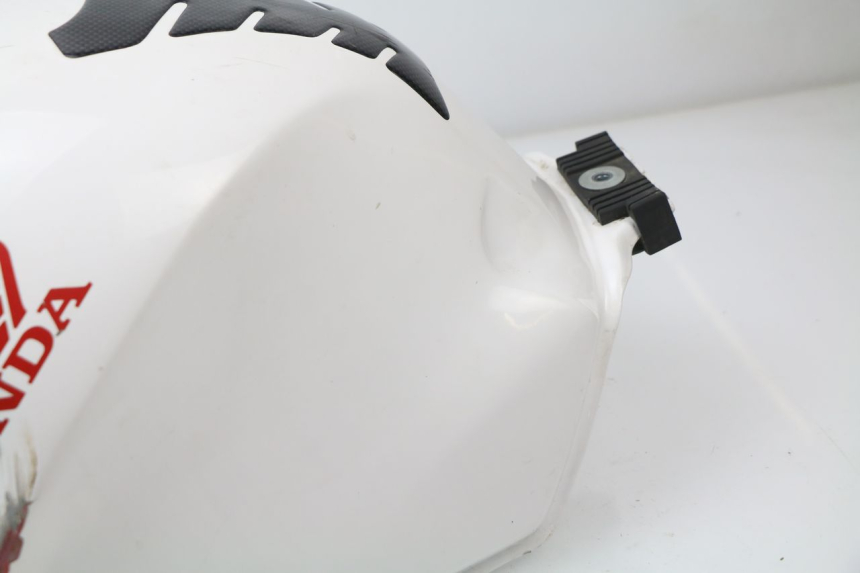 photo de FUEL TANK HONDA CBR 929 RR FIREBLADE 900 (2000 - 2001) - Component zoom