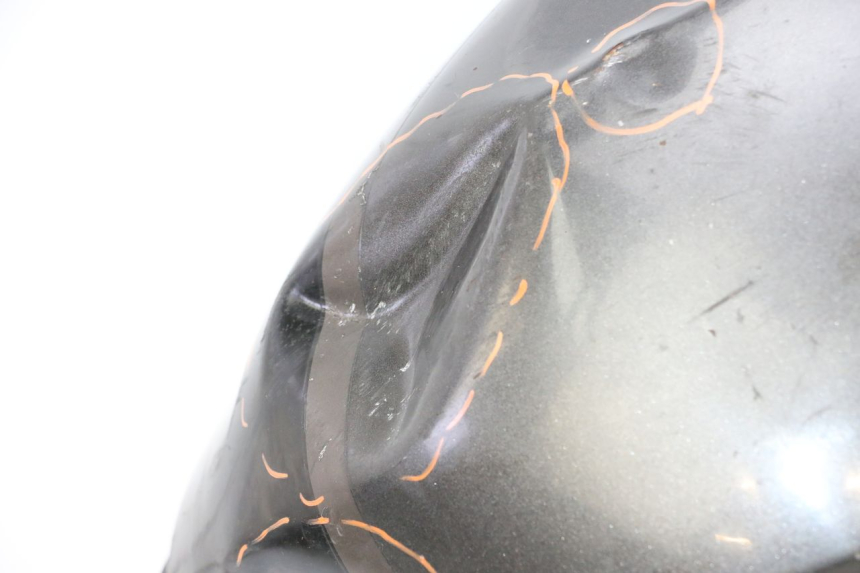 photo de FUEL TANK HONDA CBR F SC25 1000 (1989 - 1992) - Fixing points details