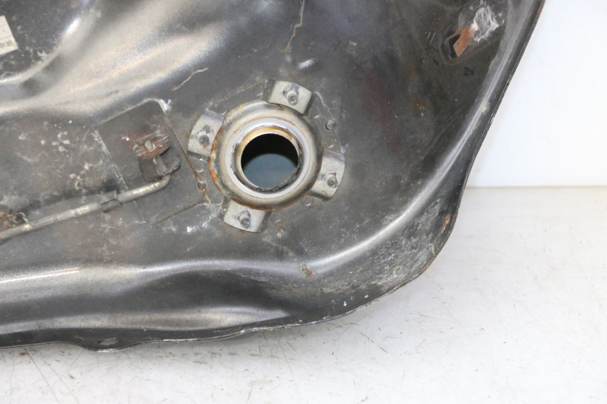 photo de FUEL TANK HONDA CBR F SC25 1000 (1989 - 1992) - Surface and material condition