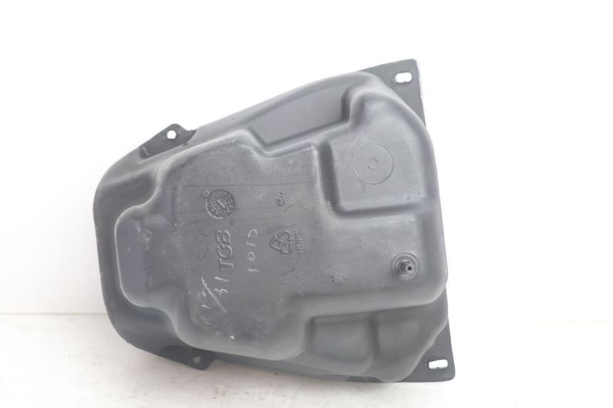 photo de FUEL TANK TGB CITY RS 50 (2011 - 2016) - Surface and material condition