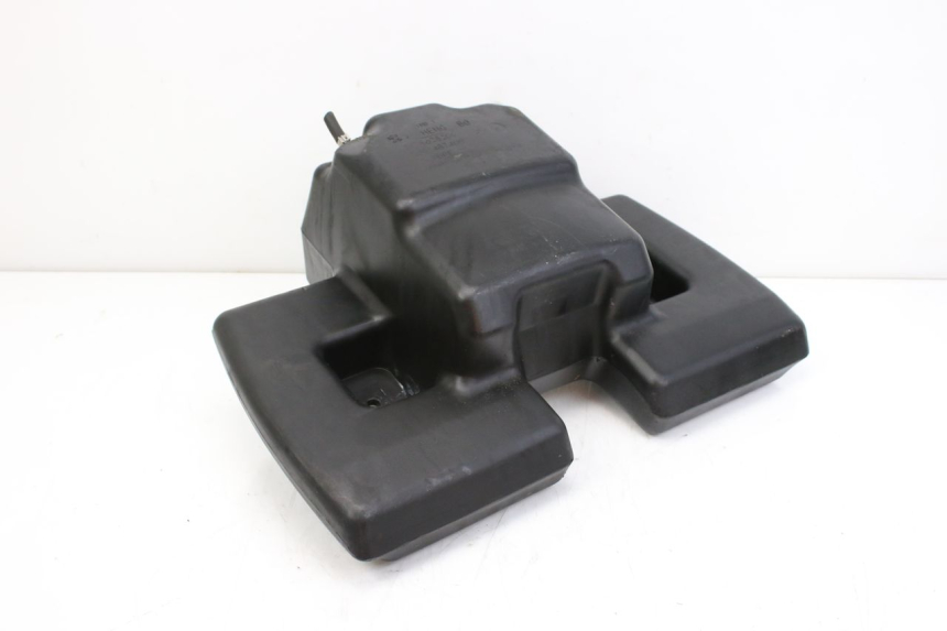 photo de FUEL TANK PEUGEOT CITYSTAR 50 (2013 - 2017) - Fixing points details