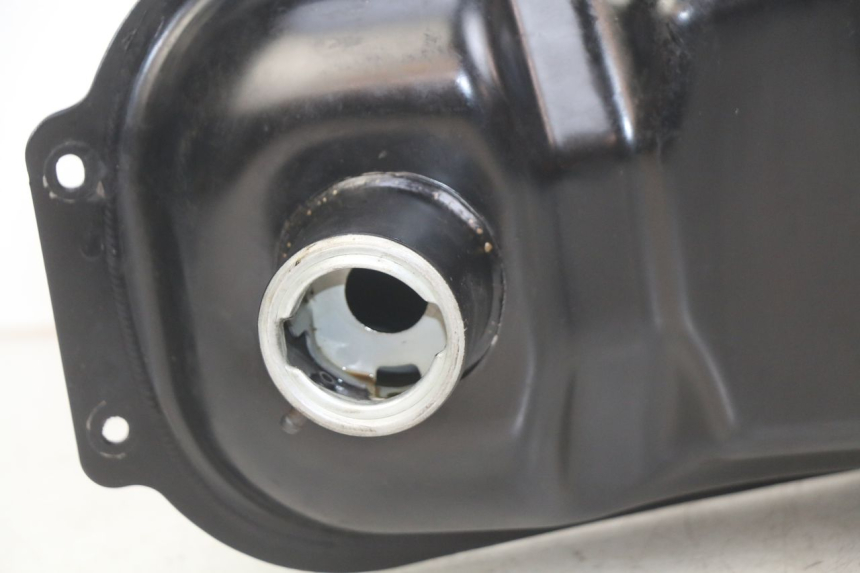photo de FUEL TANK KYMCO DOWNTOWN ABS 125 (2015 - 2017) - Fixing points details