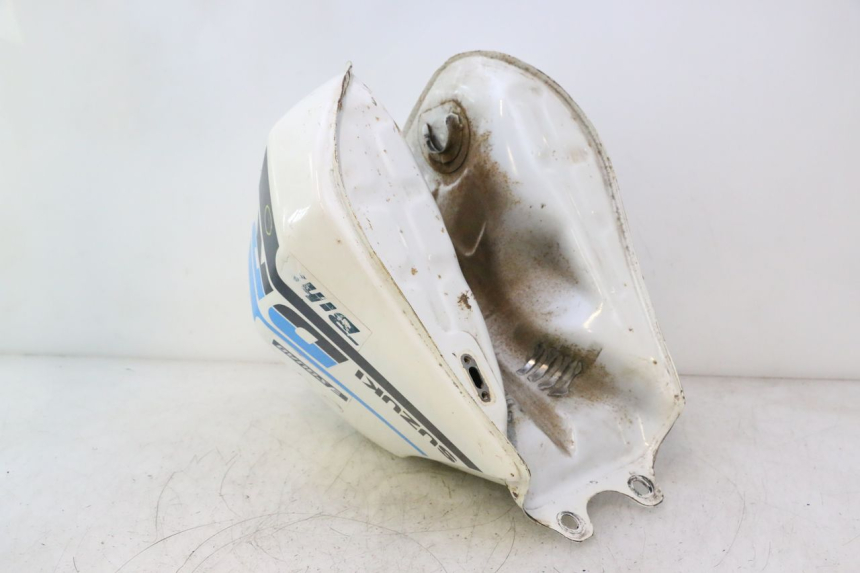 photo de FUEL TANK SUZUKI DR S 600 (1985 - 1989) - Zoom on usage condition