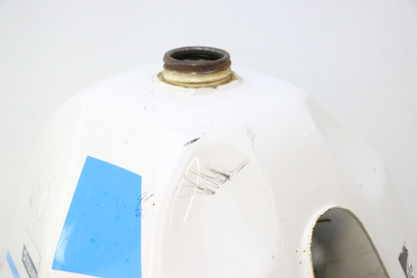photo de FUEL TANK SUZUKI DR S 600 (1985 - 1989) - Fixing points details
