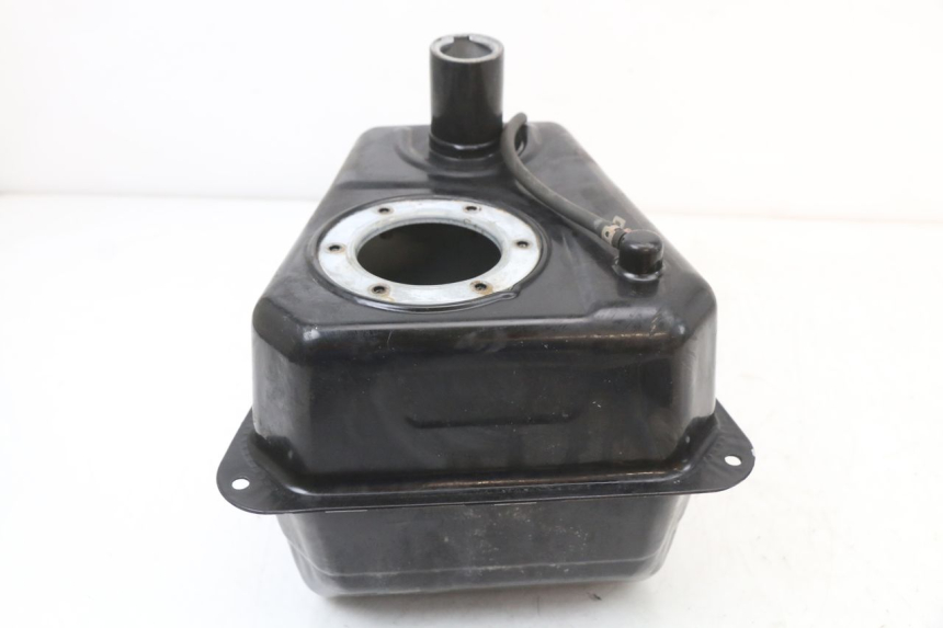 photo de FUEL TANK LONGJIA EASY MAX 125 (2020 - 2024) - Zoom on usage condition