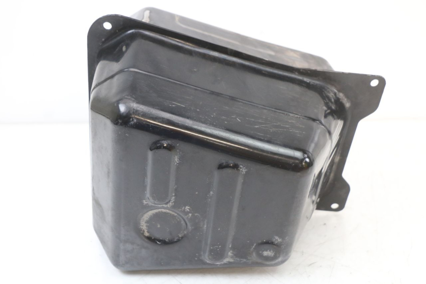 photo de FUEL TANK LONGJIA EASY MAX 125 (2020 - 2024) - Fixing points details