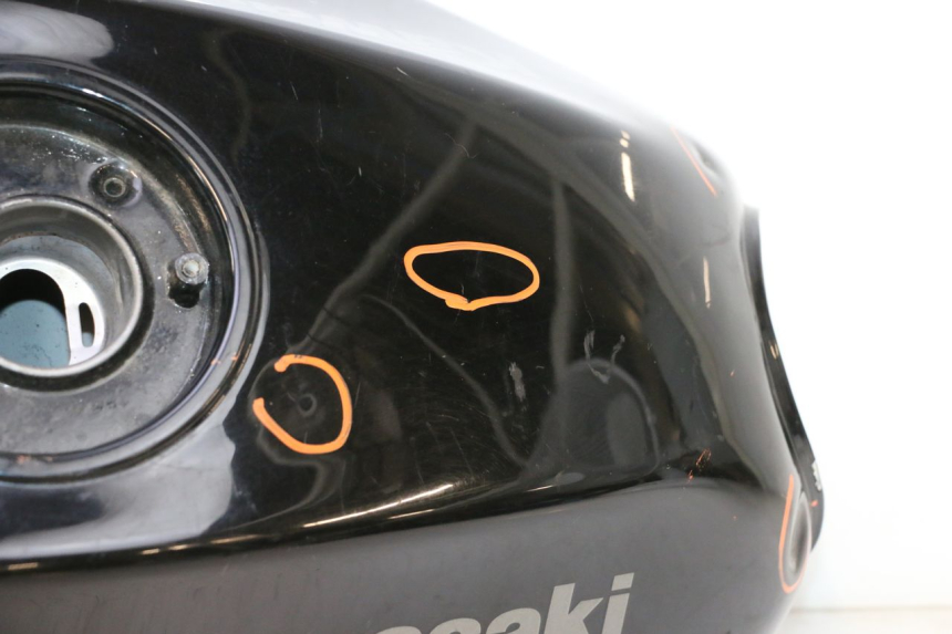 photo de FUEL TANK KAWASAKI ER-6 ER6 N 650 (2005 - 2009) - Fixing points details