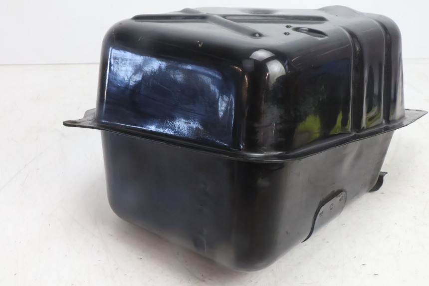 photo de FUEL TANK HONDA FES PANTHEON 2T 125 (1998 - 2002) - Technical close-up