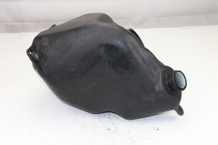 photo de FUEL TANK HONDA FES S-WING SWING ABS 125 (2007 - 2015) - Technical close-up