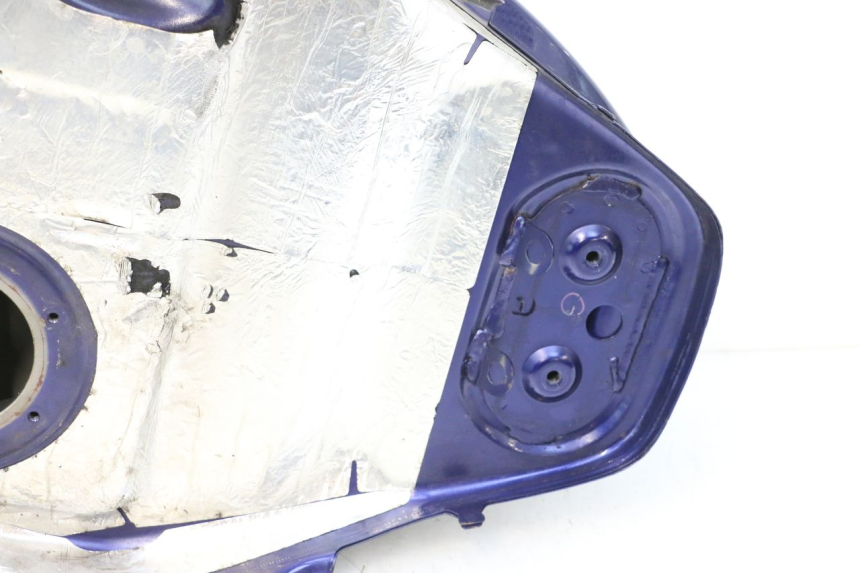 photo de FUEL TANK YAMAHA FJR 1300 (2001 - 2005) - Technical close-up