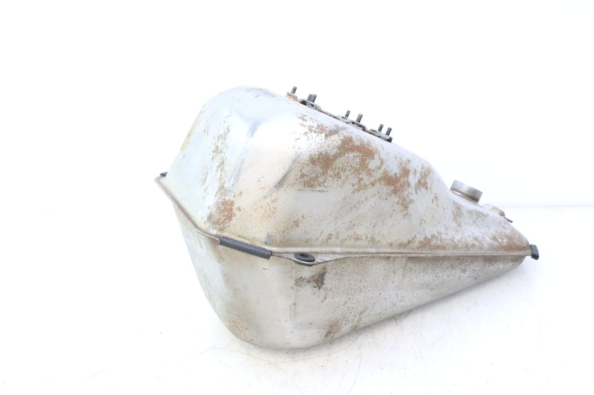 photo de FUEL TANK HONDA FJS SILVER WING SILVERWING 400 (2005 - 2008) - Distinctive features