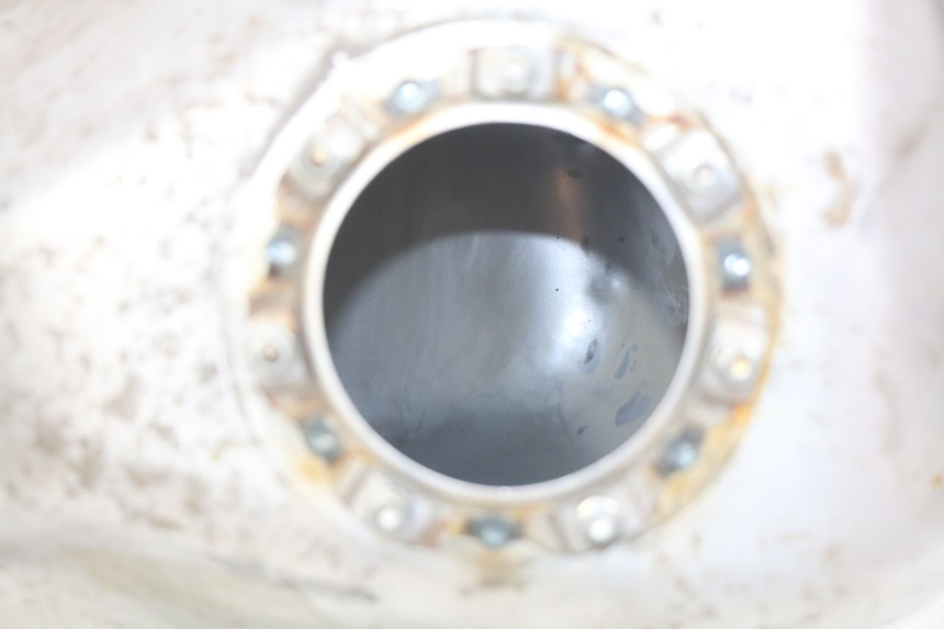 photo de FUEL TANK HONDA FJS SILVERWING SILVER WING 400 (2009 - 2016) - Zoom on usage condition