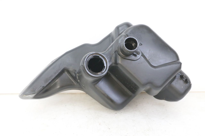 photo de FUEL TANK PIAGGIO FLY 2T 50 (2004 - 2017) - Zoom on usage condition