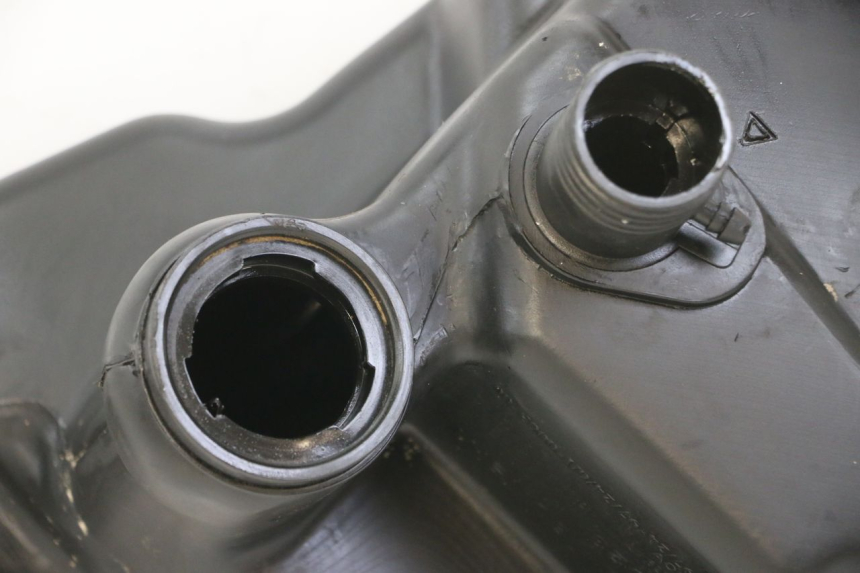 photo de FUEL TANK PIAGGIO FLY 2T 50 (2004 - 2017) - Fixing points details