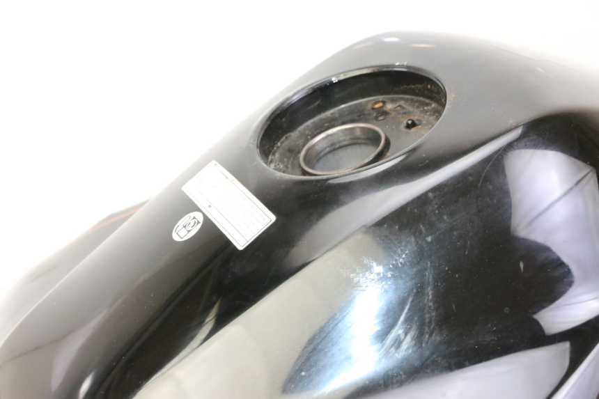 photo de FUEL TANK YAMAHA FZ6 FAZER S2 600 (2007 - 2011) - Alternative perspective