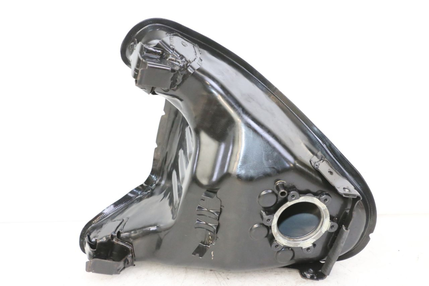 photo de FUEL TANK BMW G310 R 310 (2016 - 2020) - Fixing points details