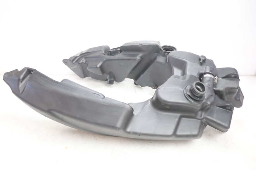 photo de FUEL TANK GILERA GP 800 (2007 - 2013) - Alternative perspective