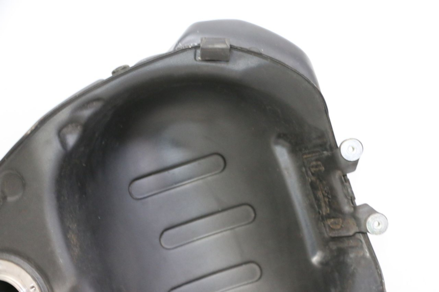 photo de FUEL TANK SUZUKI GSR 750 (2011 - 2017) - Alternative perspective