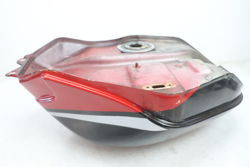 photo de FUEL TANK SUZUKI GSX F GSXF 750 (1988 - 1998) - Focus on structure