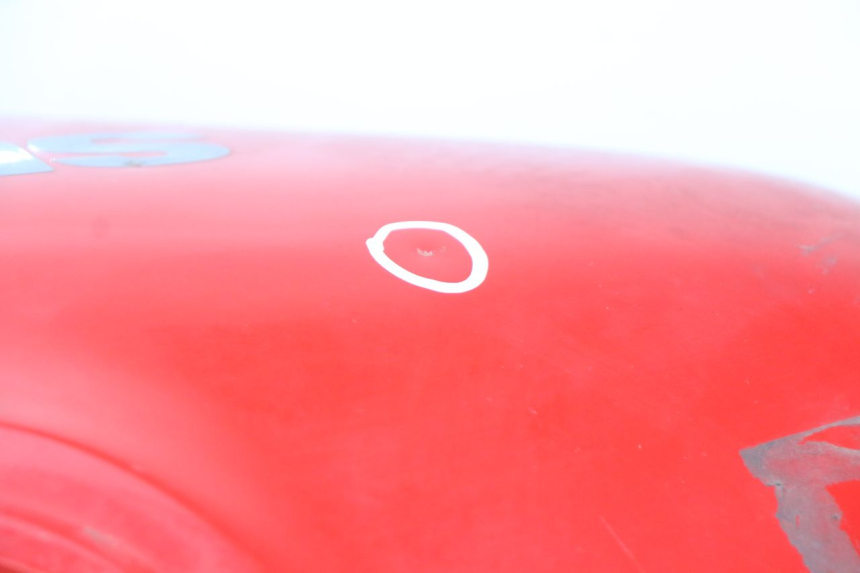 photo de FUEL TANK SUZUKI GSX F GSXF 750 (1988 - 1998) - Focus on structure