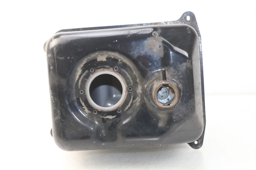 photo de FUEL TANK SYM GTS EFI ABS 125 (2012 - 2016) - Technical close-up