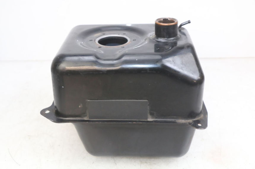 photo de FUEL TANK SYM GTS EFI 125 (2012 - 2016) - Technical close-up
