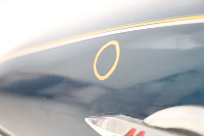 photo de FUEL TANK SUZUKI GZ MARAUDER 125 (1998 - 2004) - Zoom on usage condition