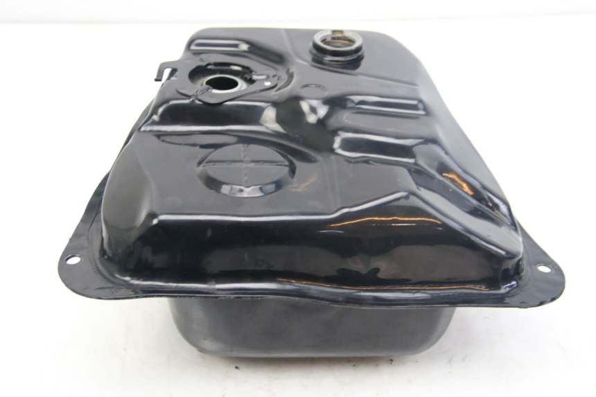 photo de FUEL TANK SYM JET 4 4T 50 (2018 - 2021) - Technical close-up