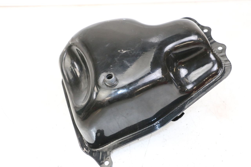 photo de FUEL TANK JM MOTORS VX 125 (2022 - 2025) - Technical close-up