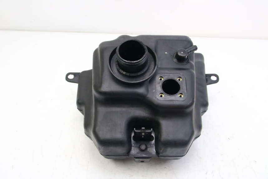 photo de FUEL TANK PEUGEOT KISBEE 2T 50 (2018 - 2022) - Alternative perspective