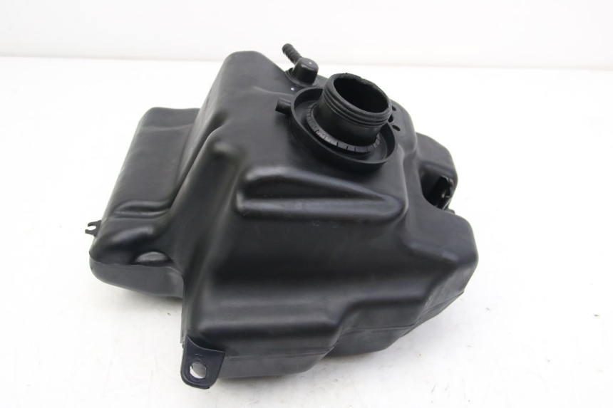 photo de FUEL TANK PEUGEOT KISBEE 2T 50 (2018 - 2022) - Surface and material condition