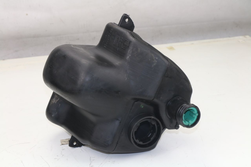 photo de FUEL TANK PIAGGIO LIBERTY 2T 50 (2009 - 2013) - Alternative perspective