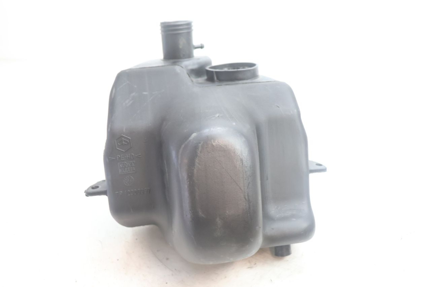 photo de FUEL TANK PIAGGIO LIBERTY 50 (1998 - 2003) - Zoom on usage condition