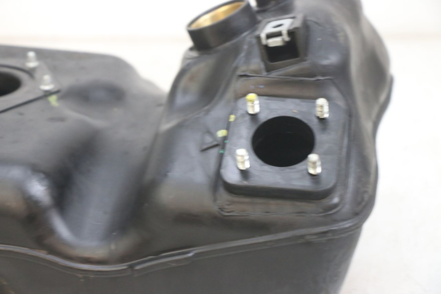 photo de FUEL TANK PIAGGIO MEDLEY 125 (2016 - 2023) - Technical close-up