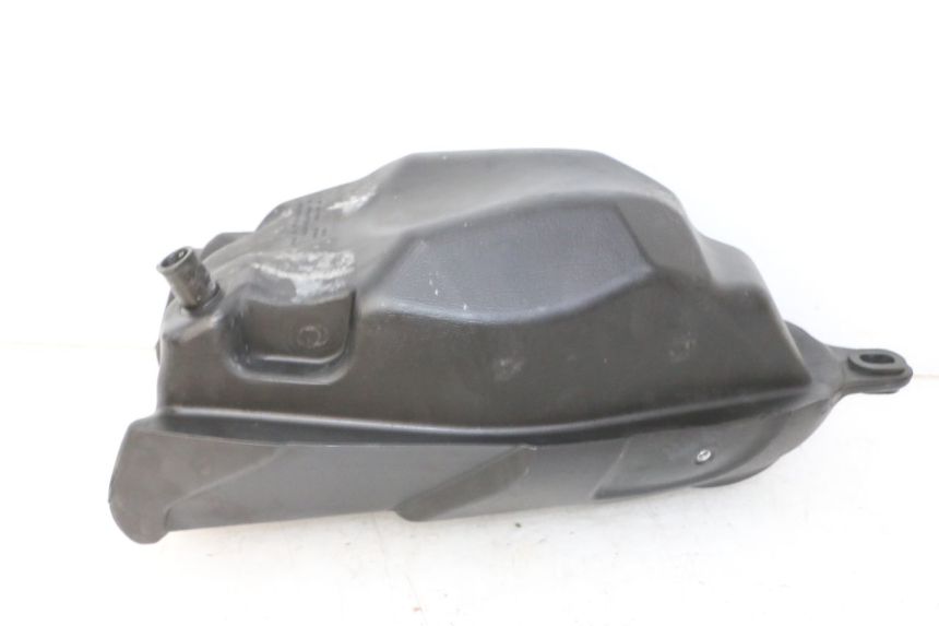 photo de FUEL TANK RIEJU MRT 50 (2018 - 2021) - Zoom on usage condition