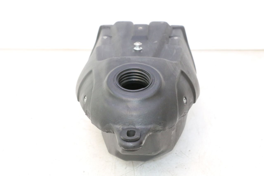 photo de FUEL TANK RIEJU MRT PRO SUPERMOTARD 50 (2007 - 2018) - Zoom on usage condition