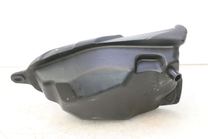 photo de FUEL TANK RIEJU MRT PRO SUPERMOTARD 50 (2007 - 2018) - Technical close-up