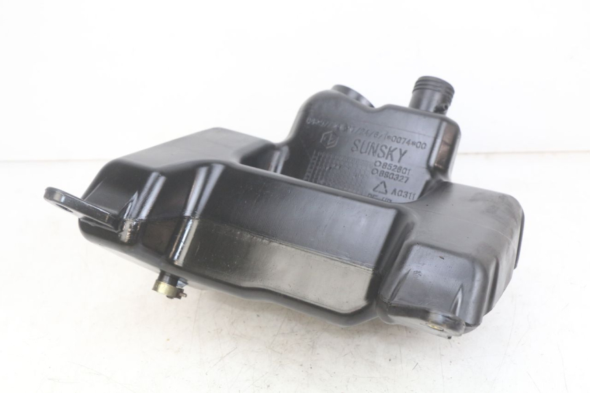 photo de FUEL TANK PIAGGIO NEW TYPHOON 50 (2010 - 2017) - Alternative perspective