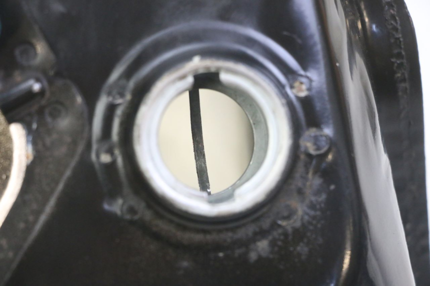 photo de FUEL TANK SYM ORBIT 2 4T 50 (2008 - 2017) - Zoom on usage condition