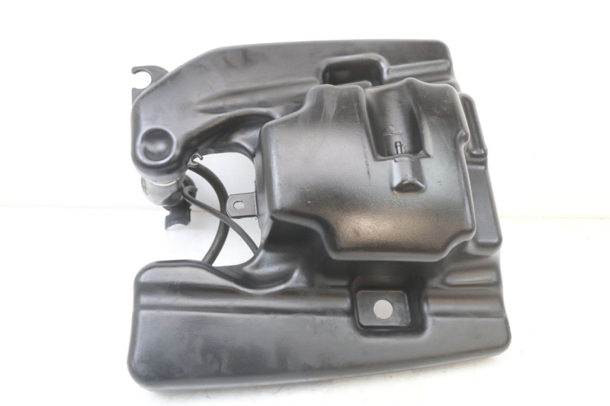 photo de FUEL TANK PEUGEOT DJANGO 125 (2014 - 2017) - Fixing points details